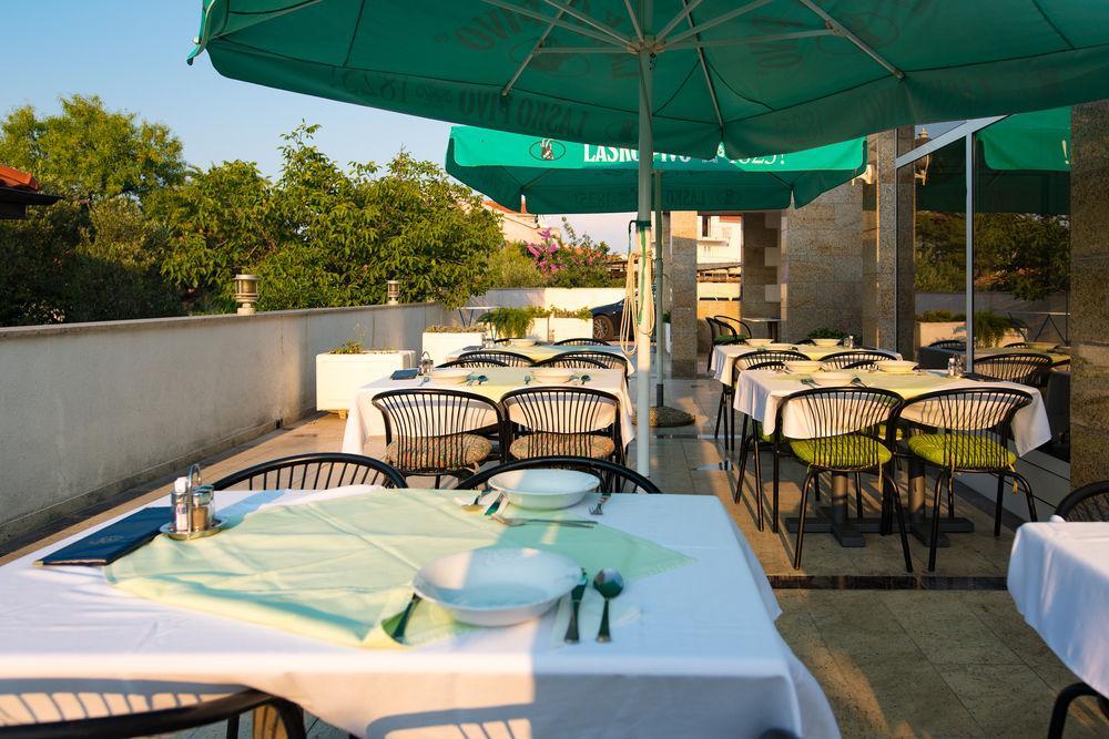 Downtown Private Rooms Mandic Supetar Extérieur photo